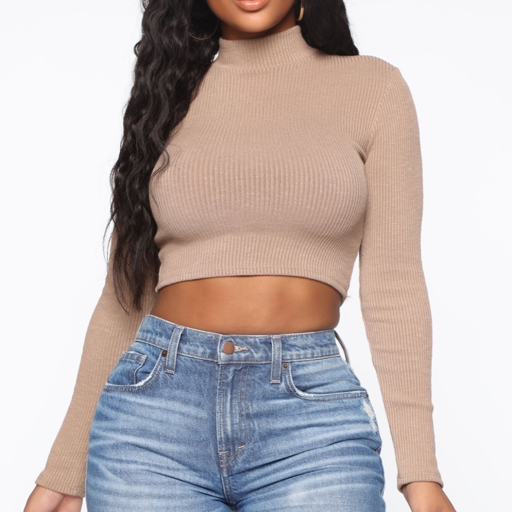 Long sleeved ribbed cropped top